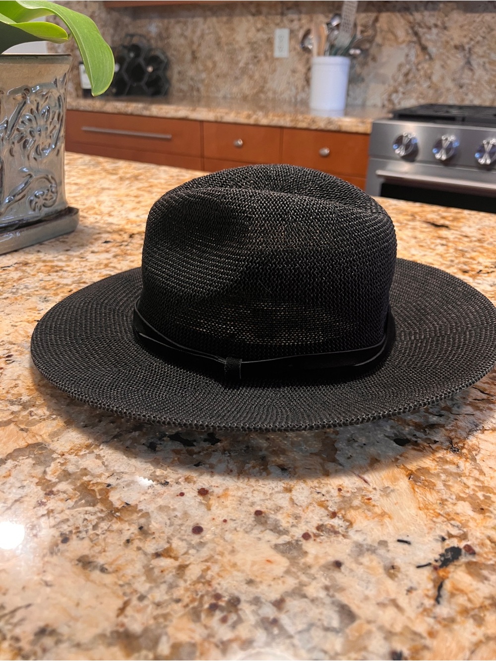 Goorin Bros Women’s Black Straw Fedora Hat - Medium NWOT